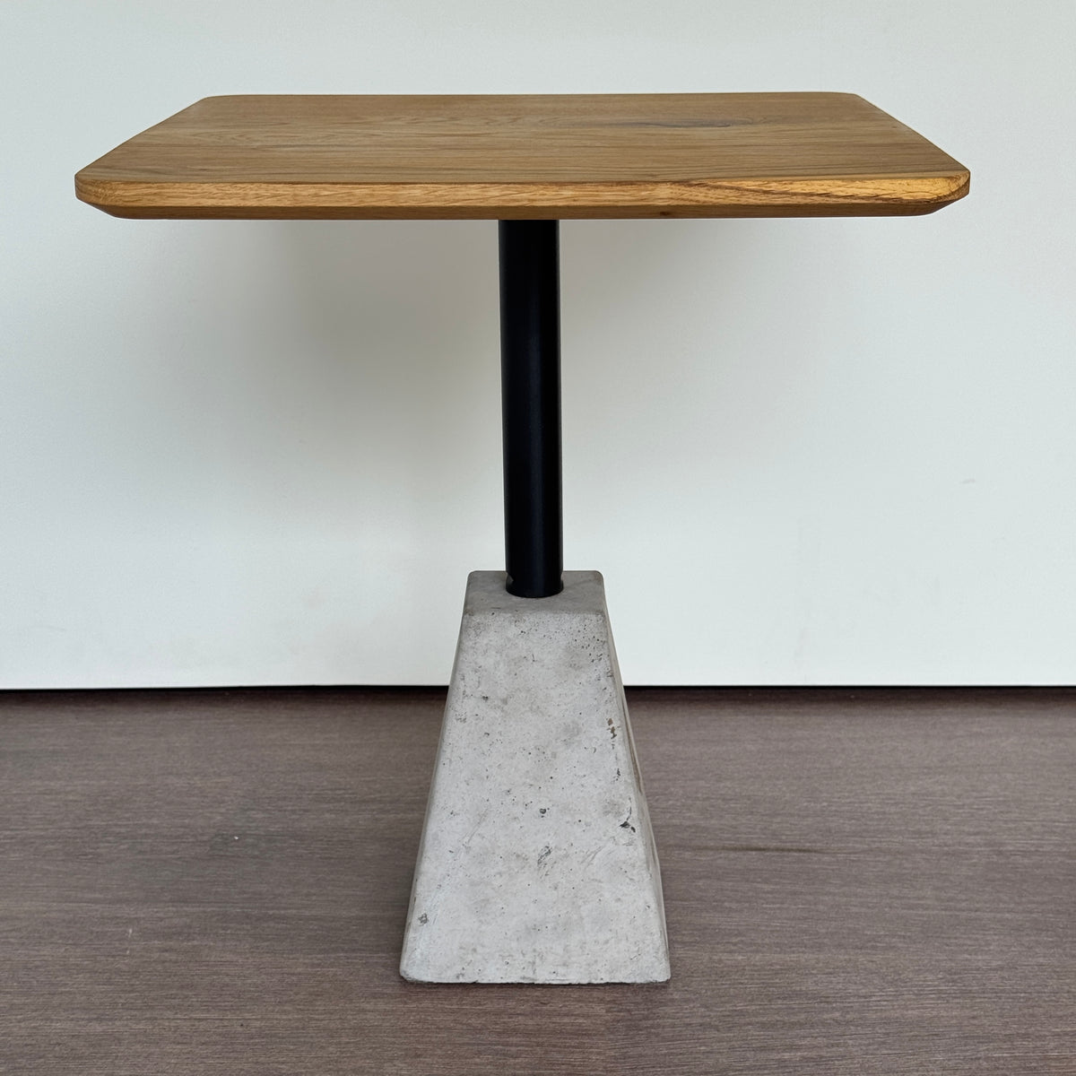 SAMPLE | Bijzettafel | Zwart/Beton/Eiken