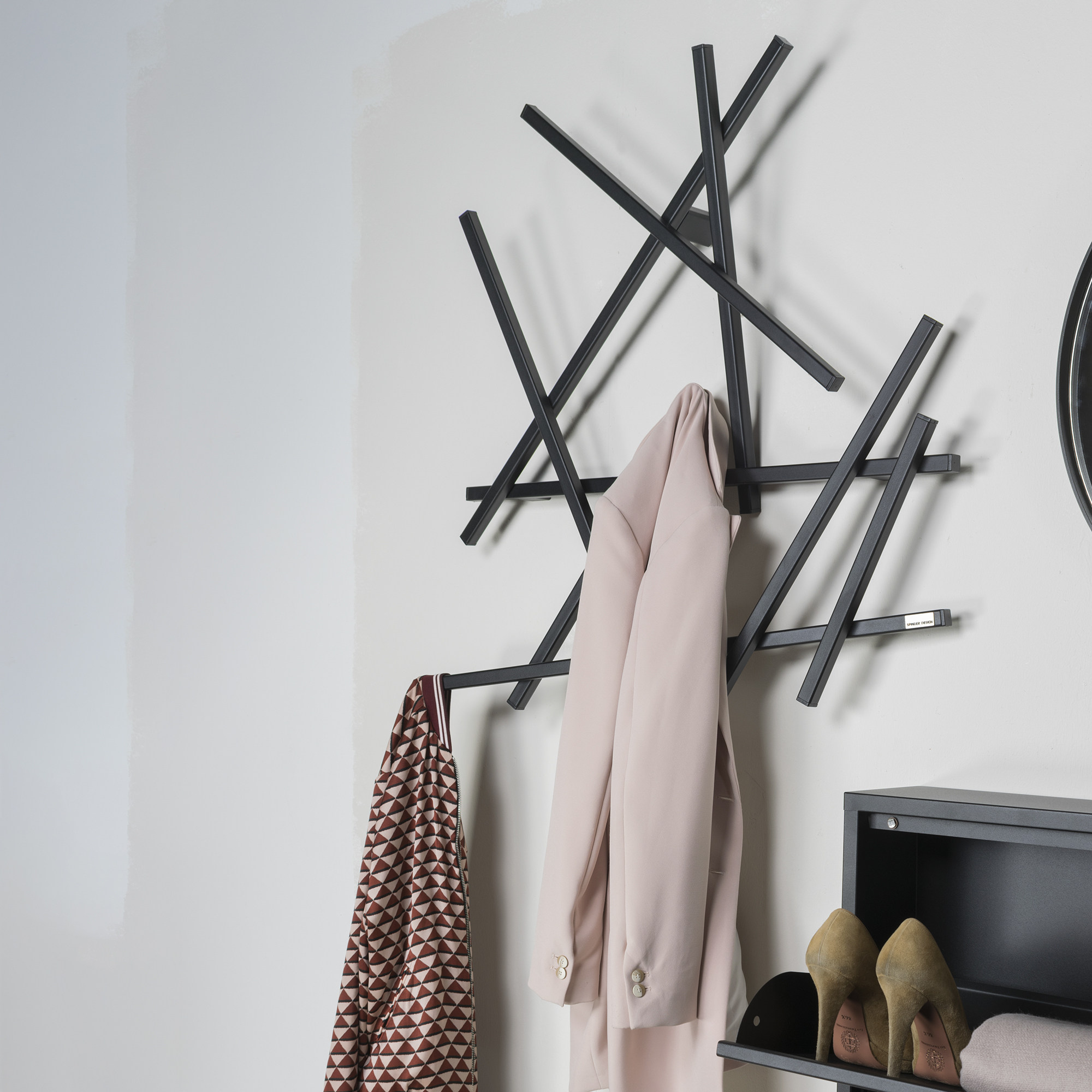MATCHES XS Wall coat rack - Black_1