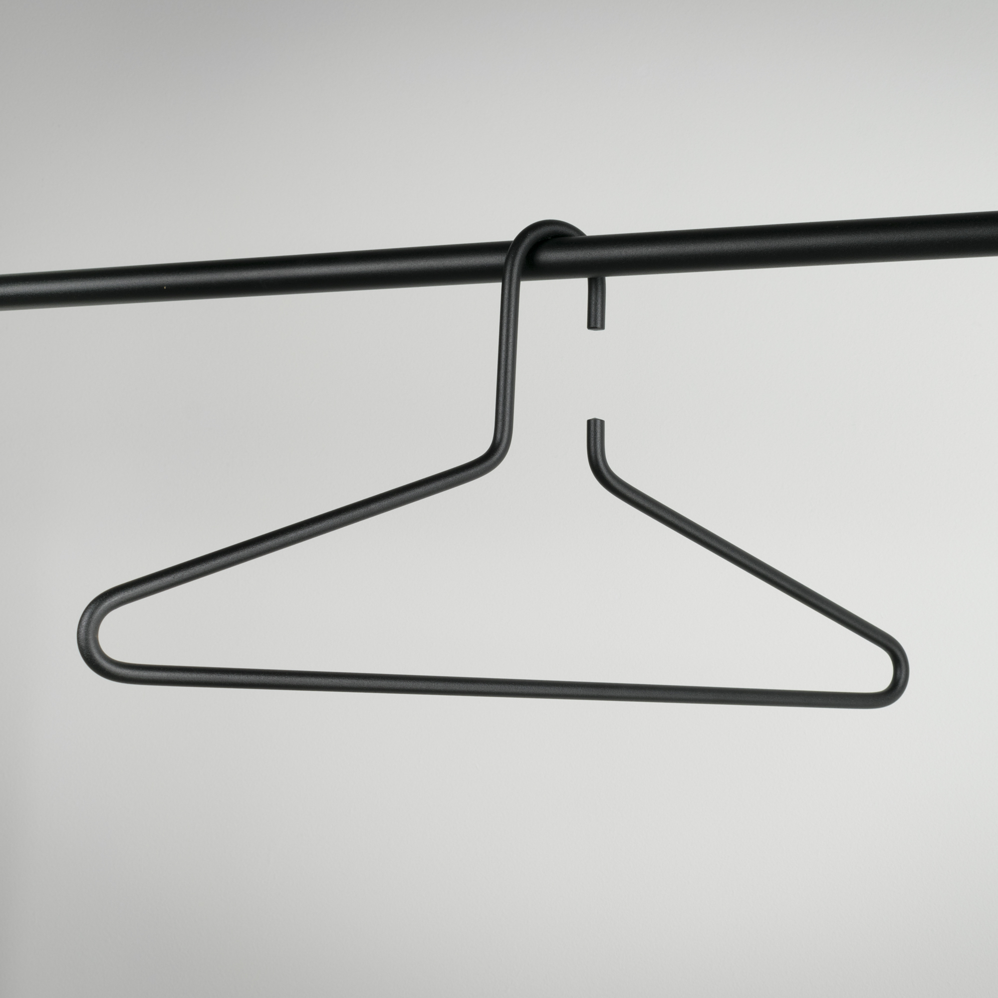 SENZA 6 Coat hangers (set of 3 pieces) - Black_1