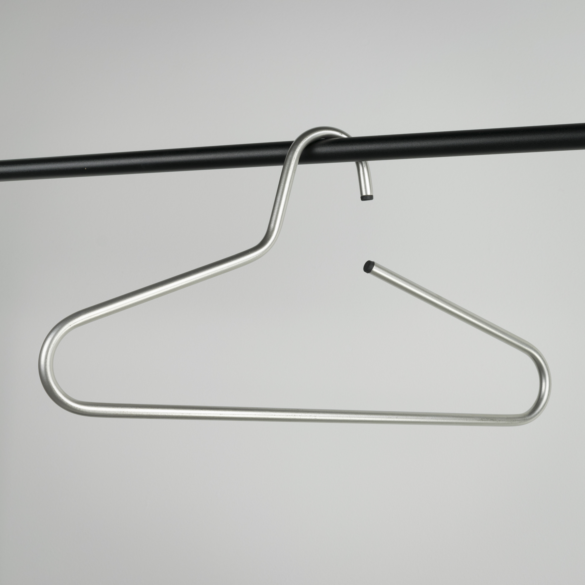 VICTORIE Coat hangers (set of 5 pieces) - Nickel_1