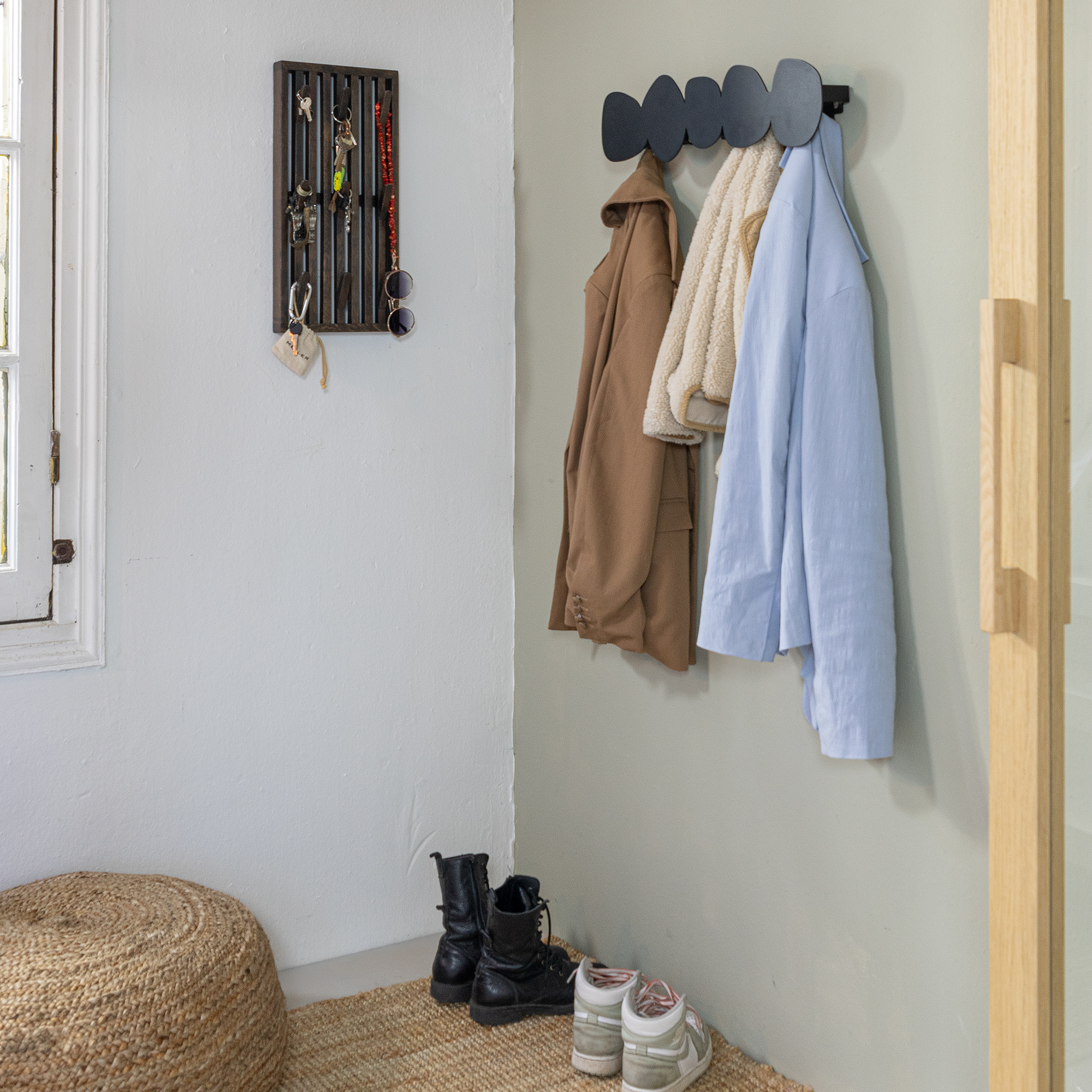 Spinder x Eva van de Ven - TUMULO medium Wandgarderobe - Schwarz_1