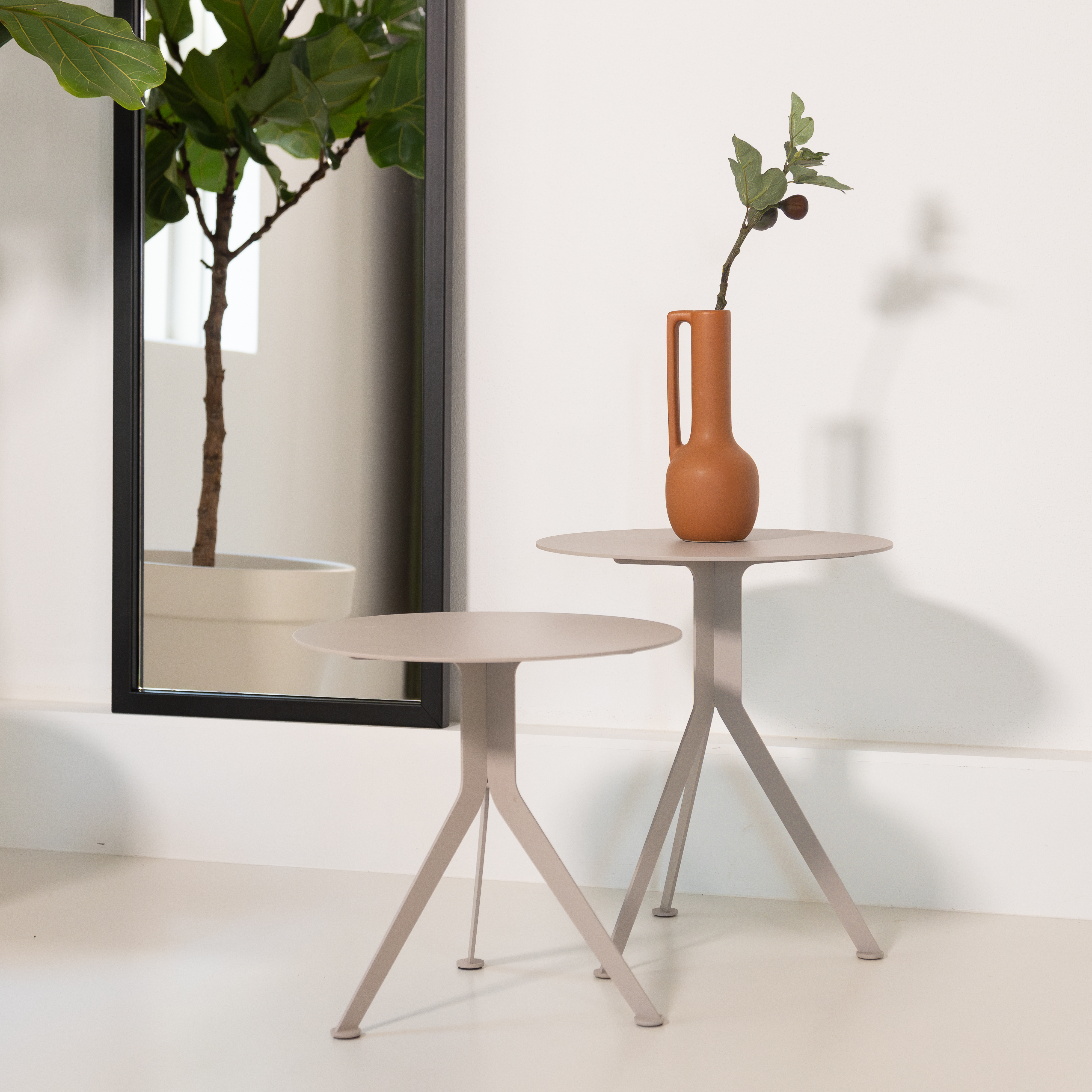 DALEY HIGH Bijzettafel - Silky Taupe_1