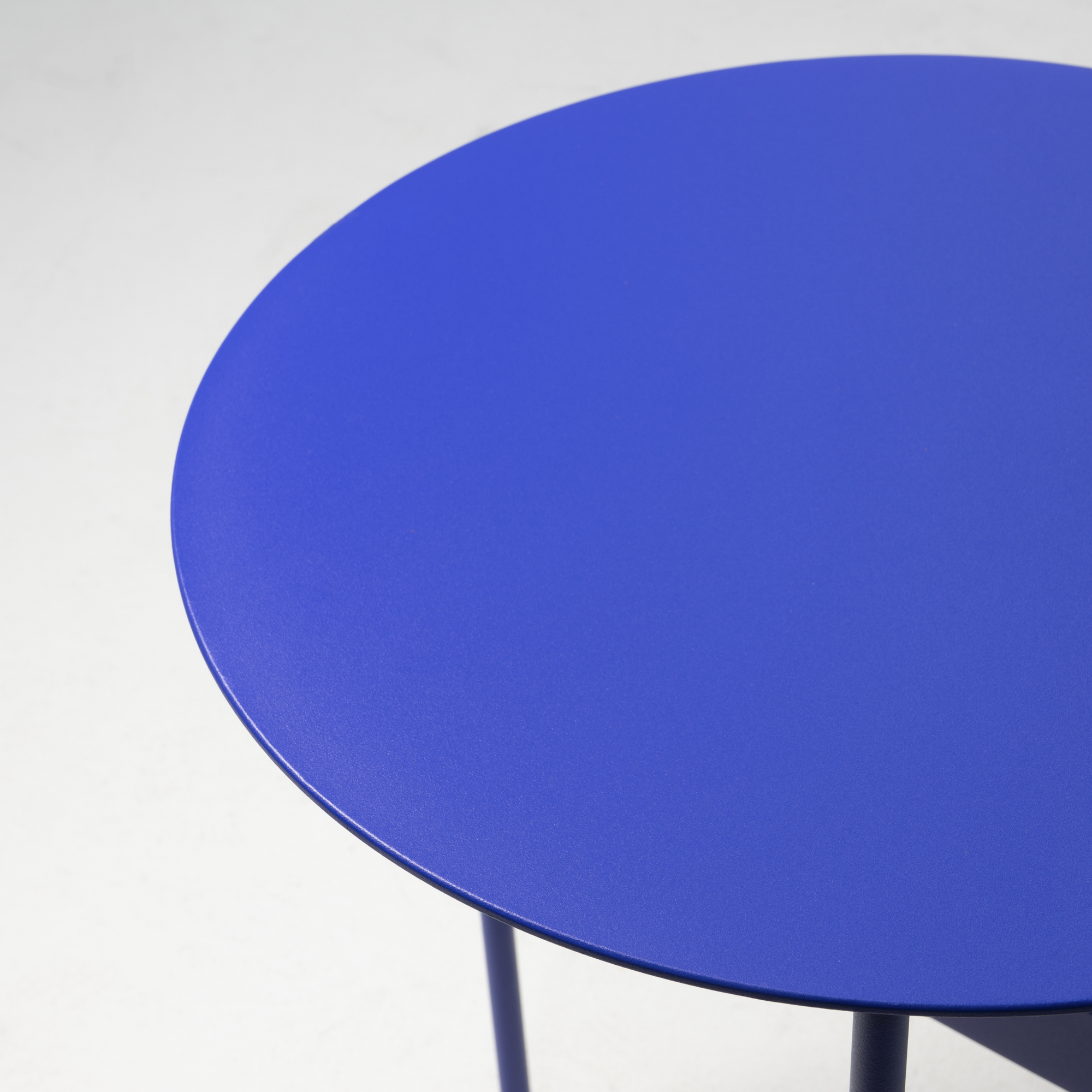 MIRA LOW Side Table - Ultramarine_1