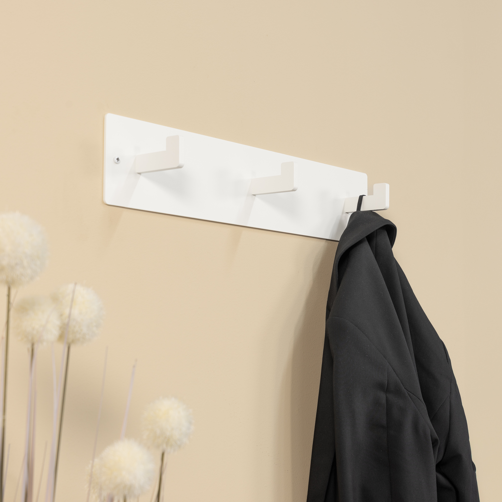 LEATHERMAN 3 Wall mounted coat rack - White_1