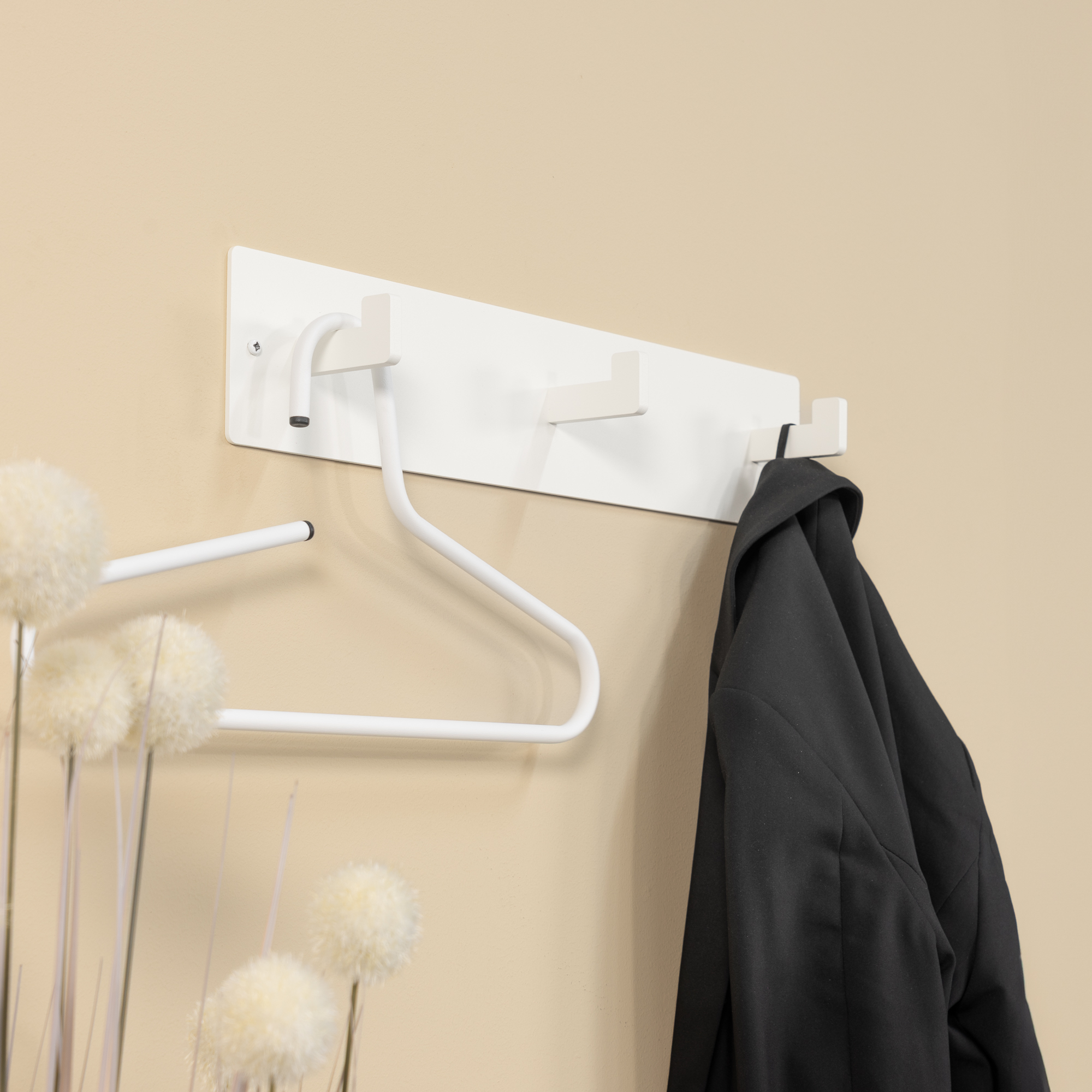 LEATHERMAN 3 Wall mounted coat rack - White_6