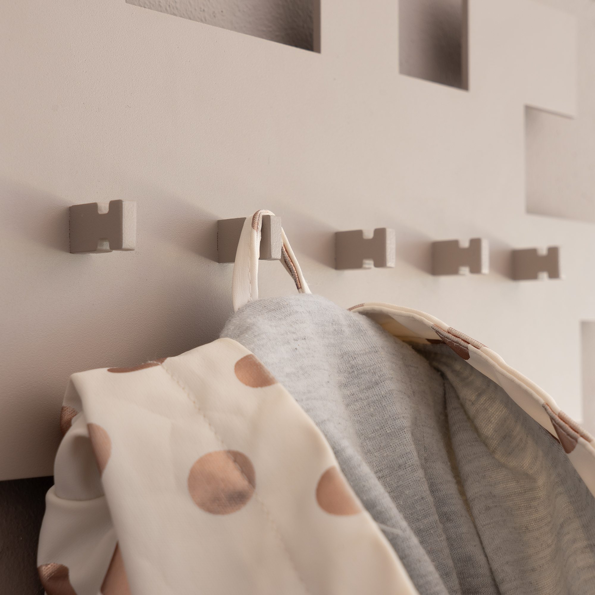 TETROMINO Coatrack - Silky Taupe_8